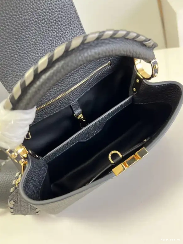 First bag ru VUITTON LOUIS BB CAPUCINES 0629